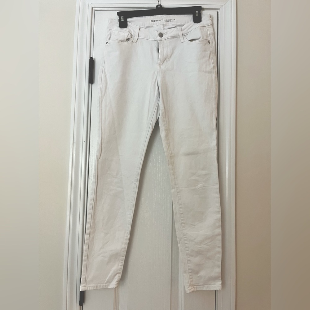 white jeans. mid rise